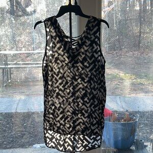 Source Unknown Black & White Geometric Sleeveless Camisole